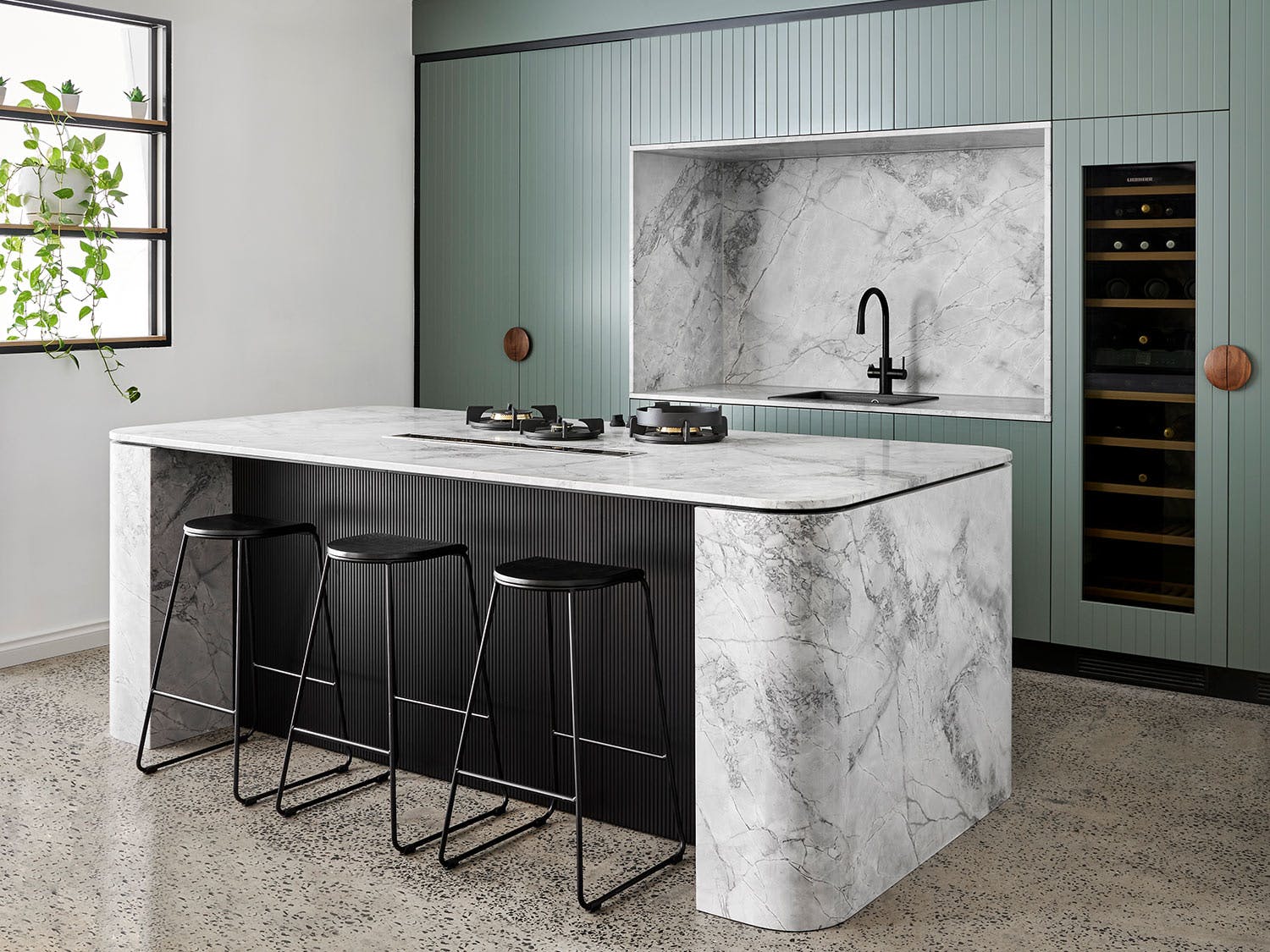 Cosentino_Back-to-nature-with-natural-stone-surfaces_Super-White_Designed-by-Mint-Kitchen-Group_Photographer-Damien-Kook_02